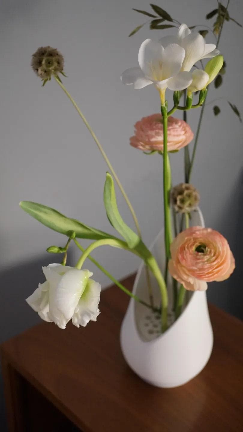 Flower Vase with Flower Separator