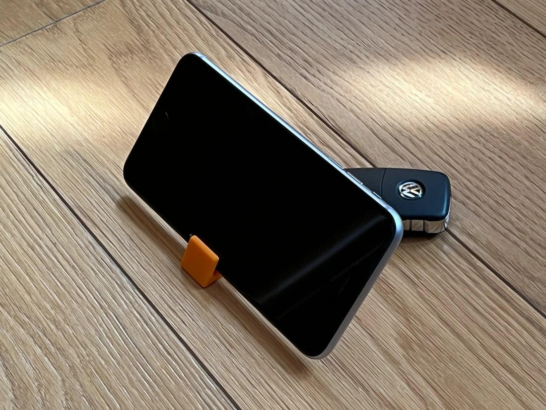 3D Printed Keychain Phone Holder - Compact & Versatile, Available in Multiple Colors